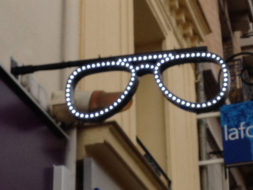 enseigne drapeau lunettes opticien led magasin paris