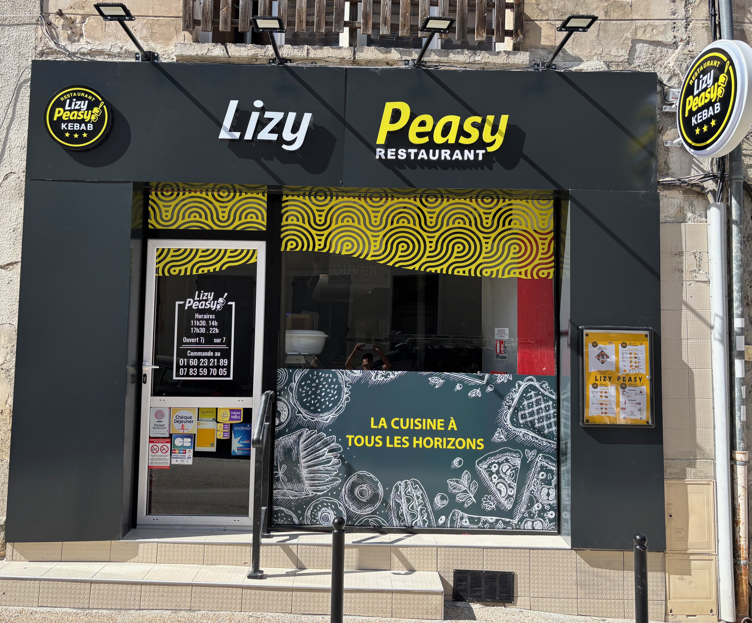Habillage façade et enseigne PVC LED