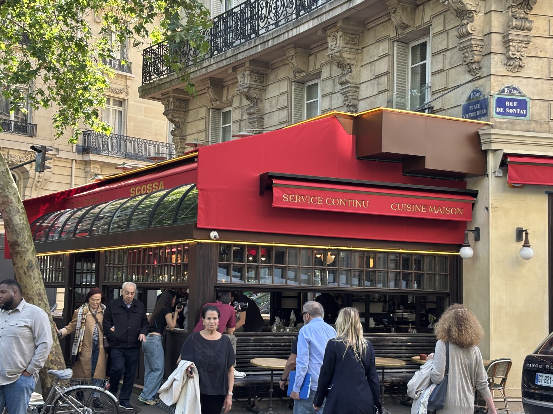 Rampes en néon pour façade de restaurant image 3