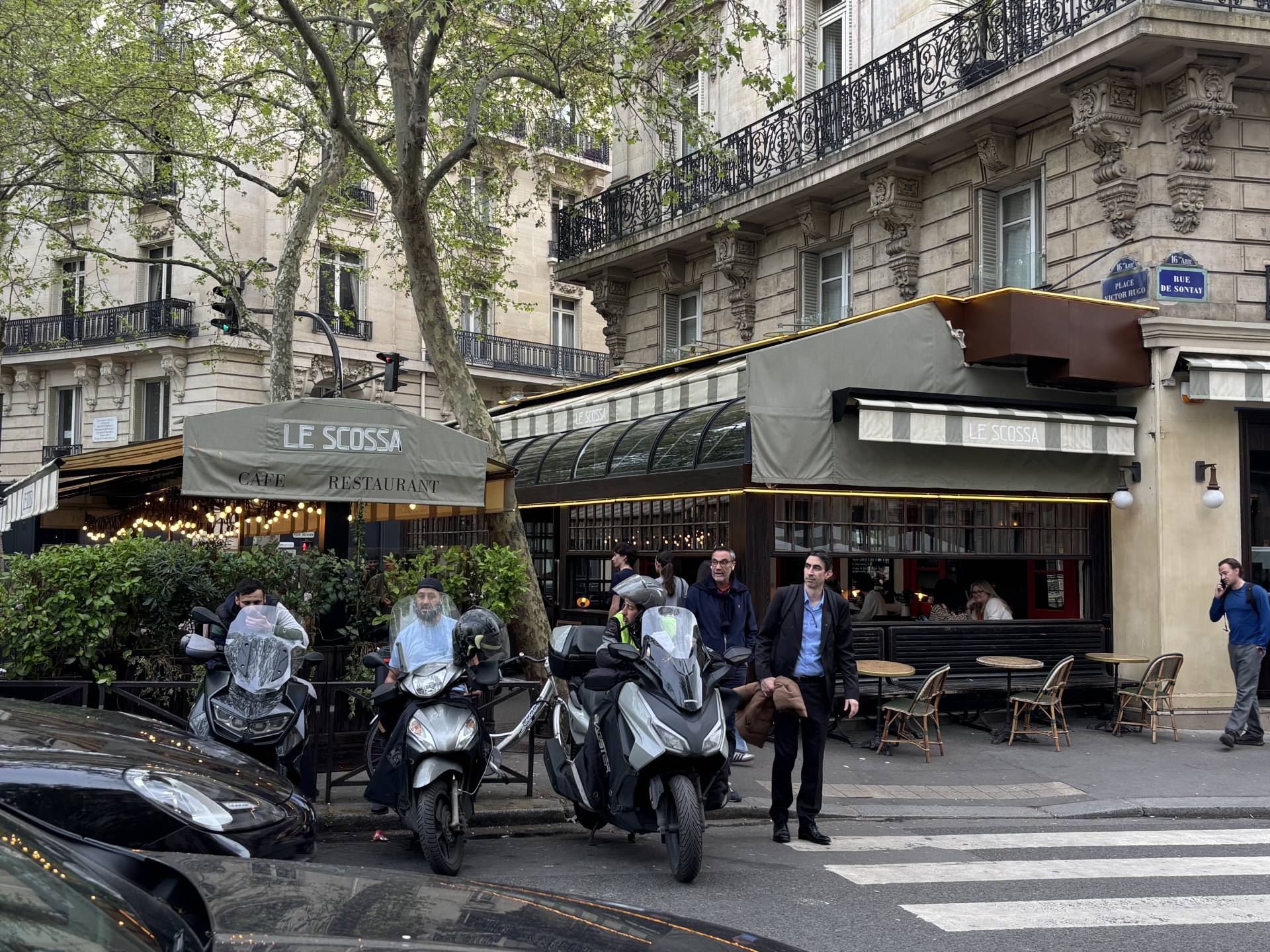 Rampes en néon pour façade de restaurant image 9