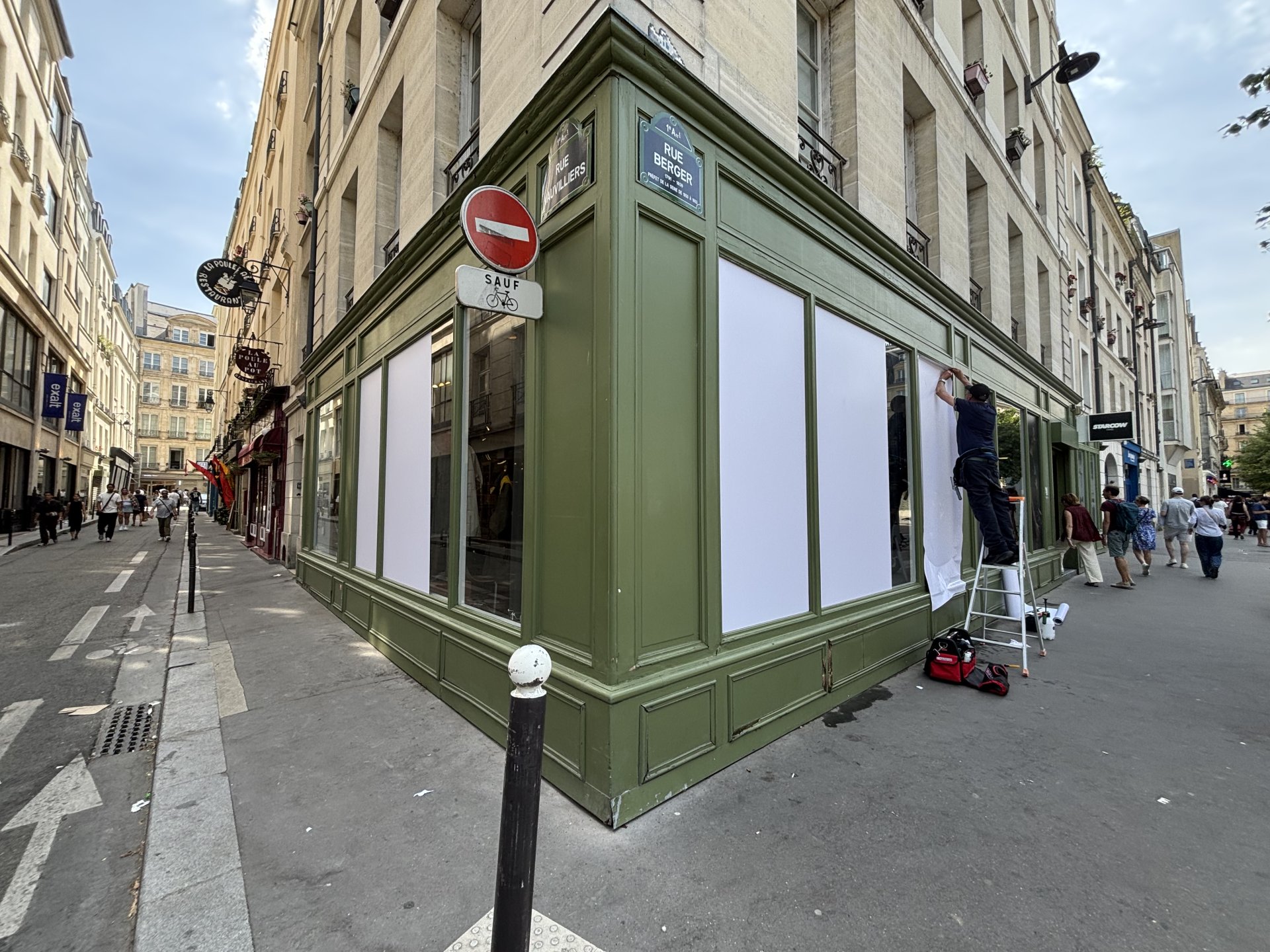 Habillage façade d’une boutique en couleurs de PSG image 3