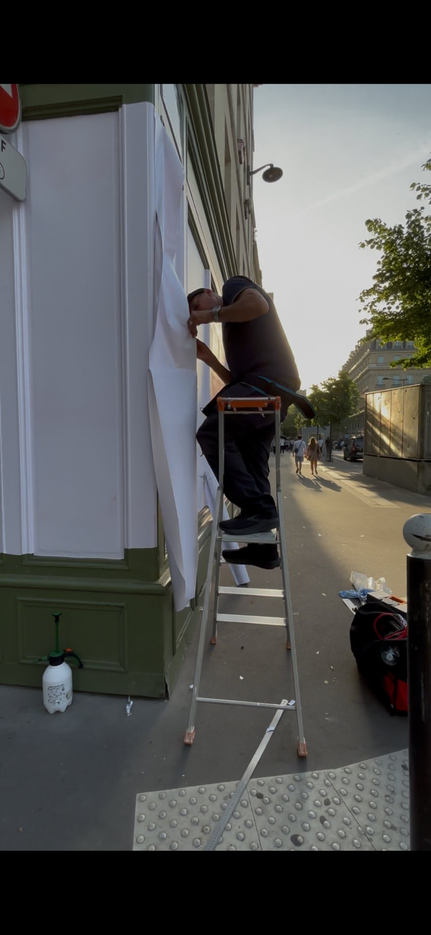 Habillage façade d’une boutique en couleurs de PSG image 6