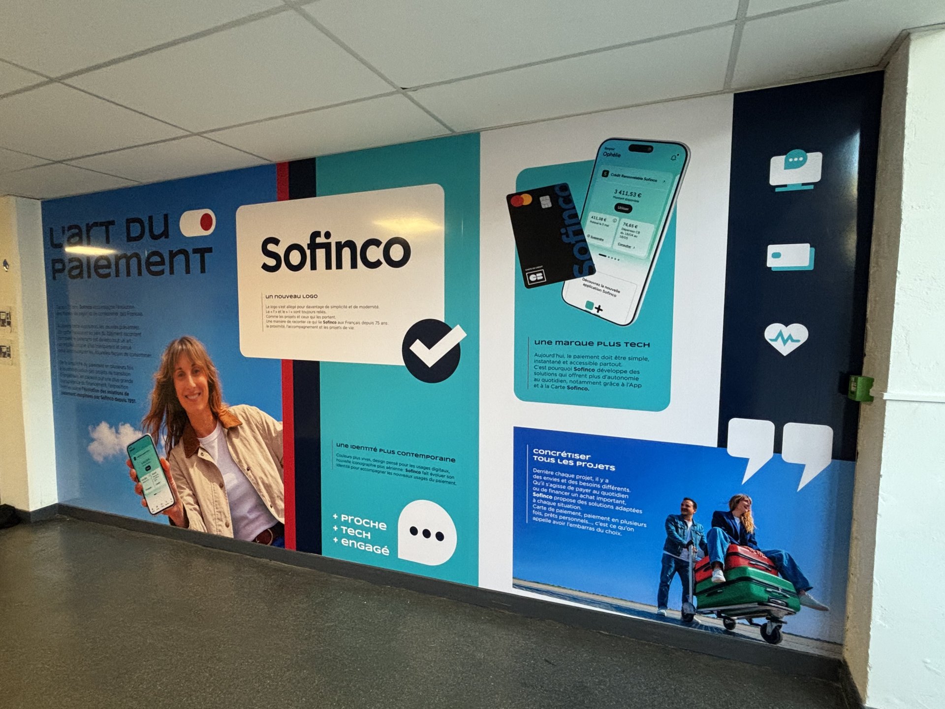 Habillage d’un mur avec panneaux et pose d’une publicité. image 7