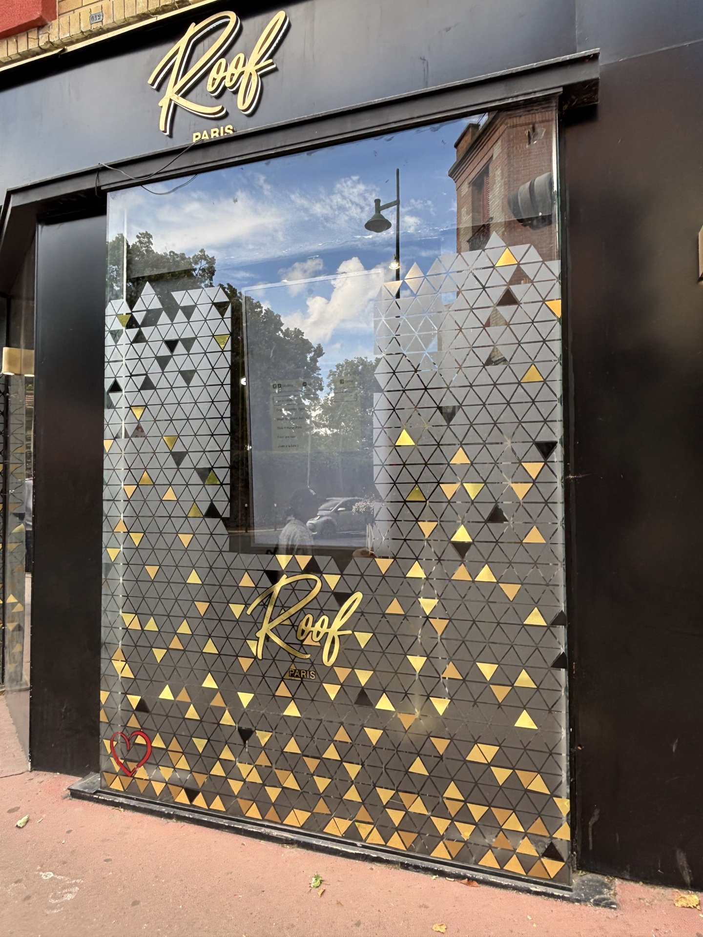 Décoration vitrines pour salon de coiffure image 10