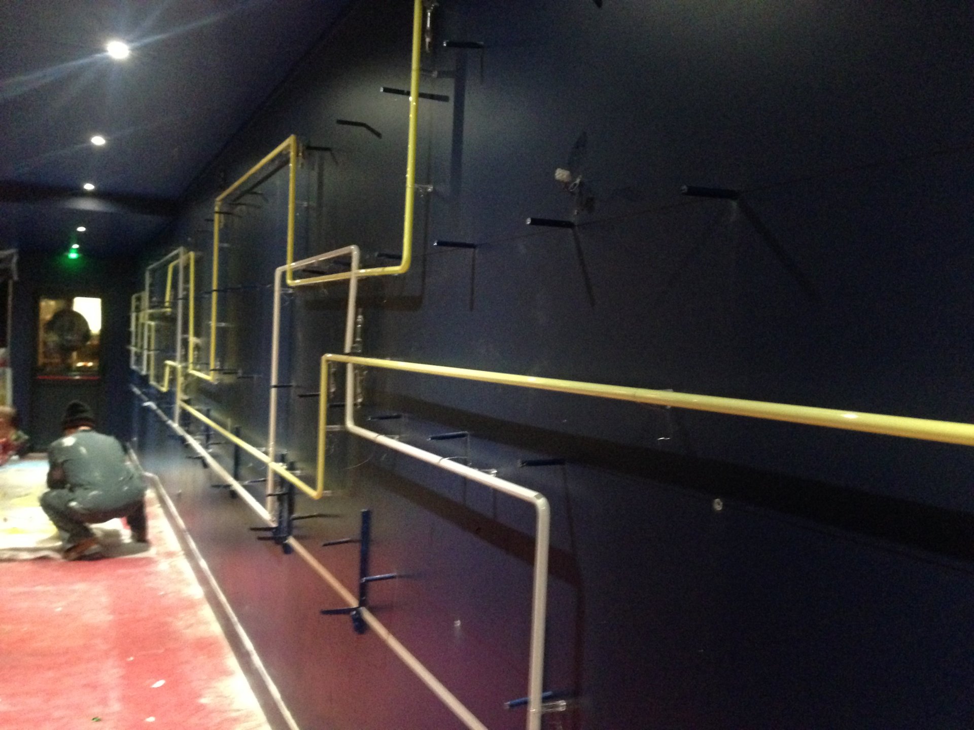 Décoration intérieur d’un bar avec néons. image 8
