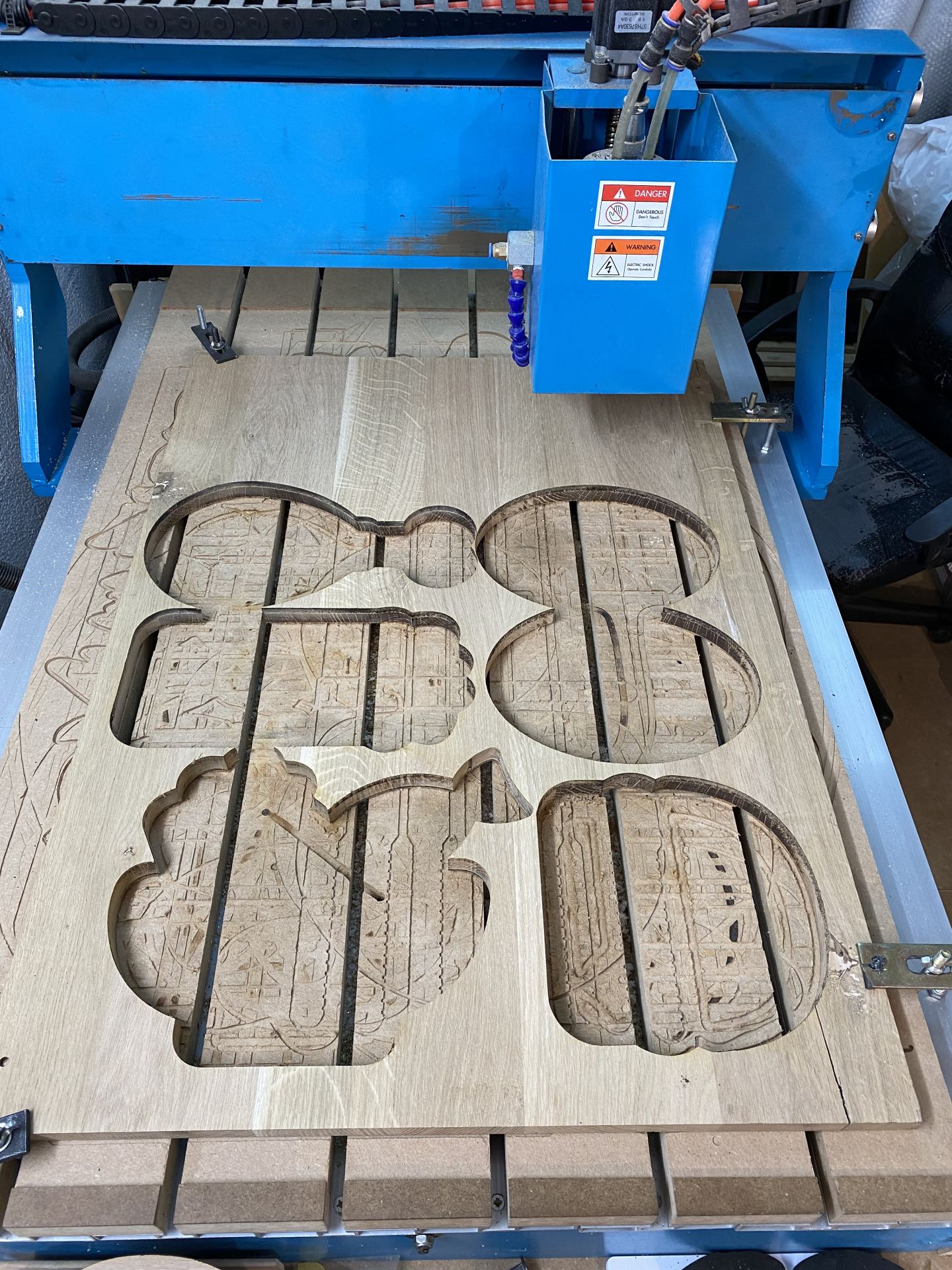Pictogrammes en bois traité, rétro-éclairé leds image 8