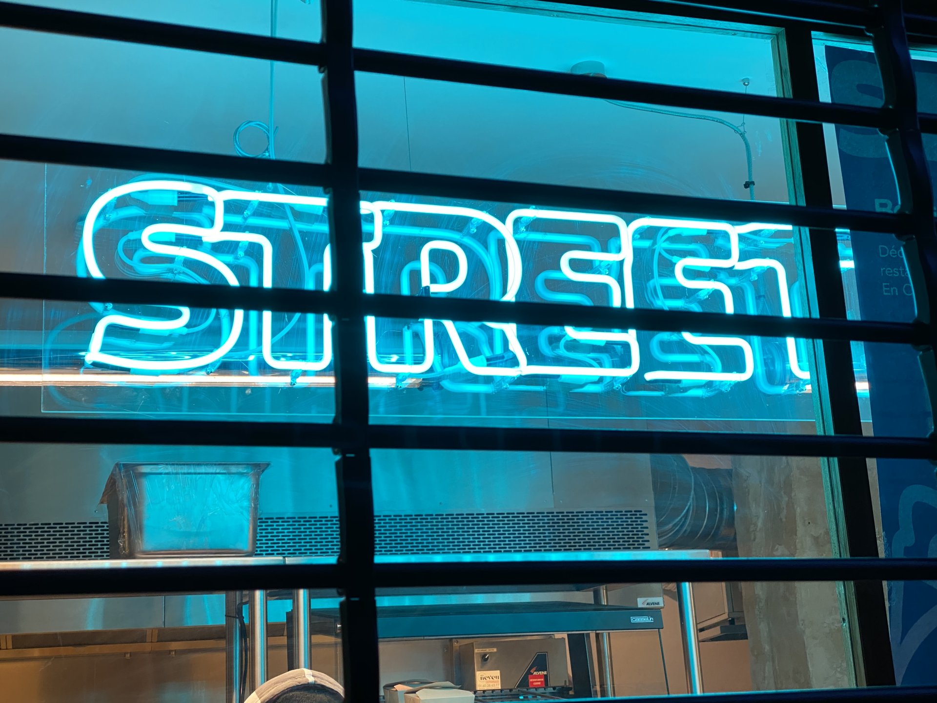 Enseignes néons int/ext pour un restaurant image 2