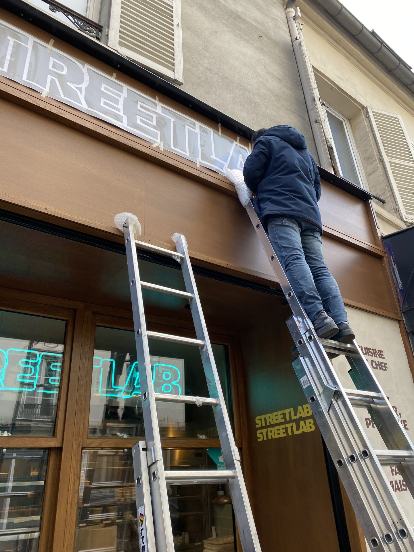 Enseignes néons int/ext pour un restaurant image 7