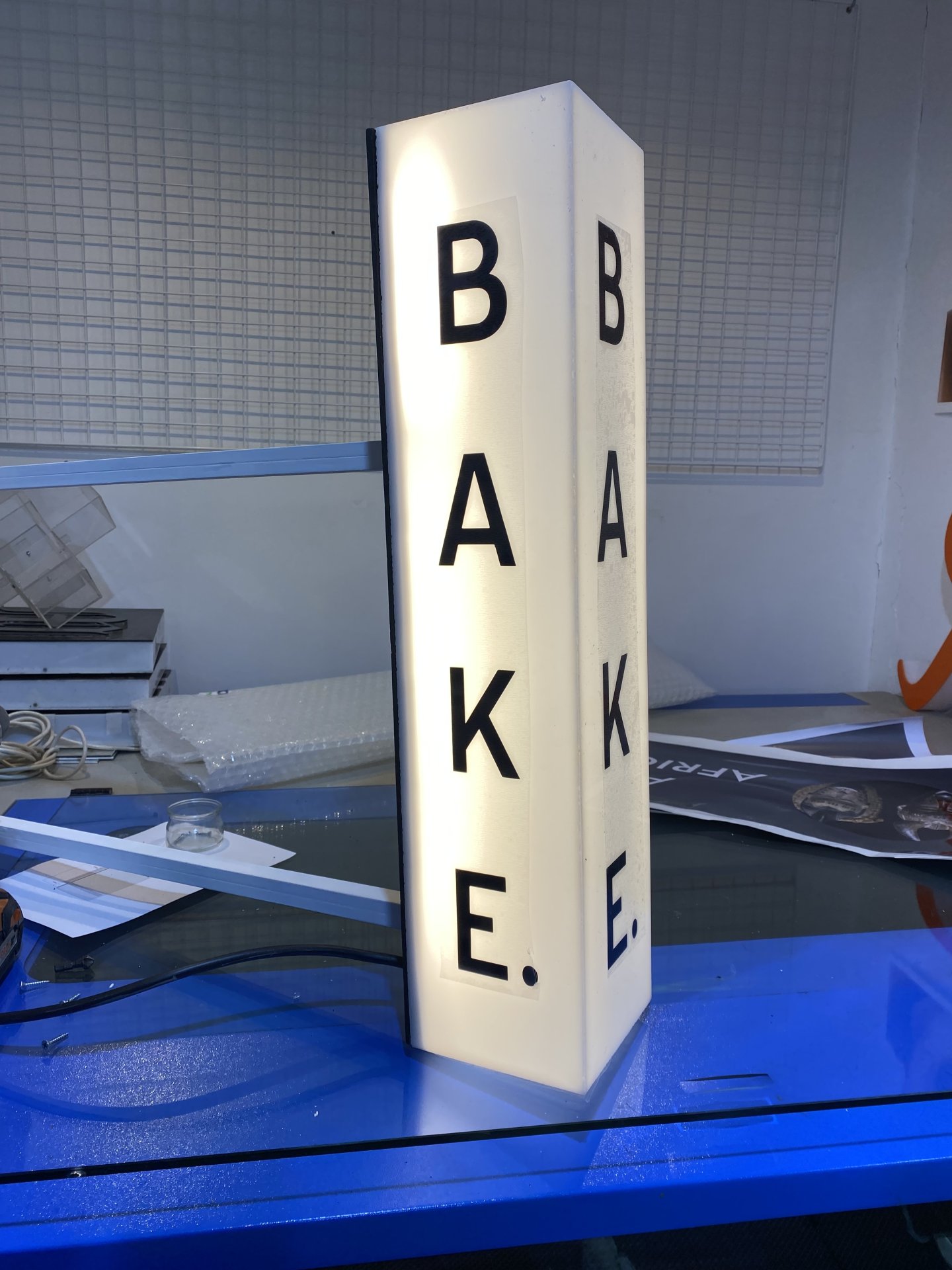 Enseigne caisson lumineux en Plexiglas image 4