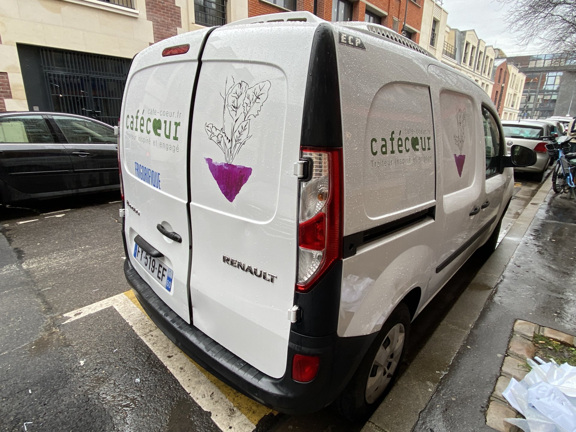 Publicité sur une camionnette restaurant image 3