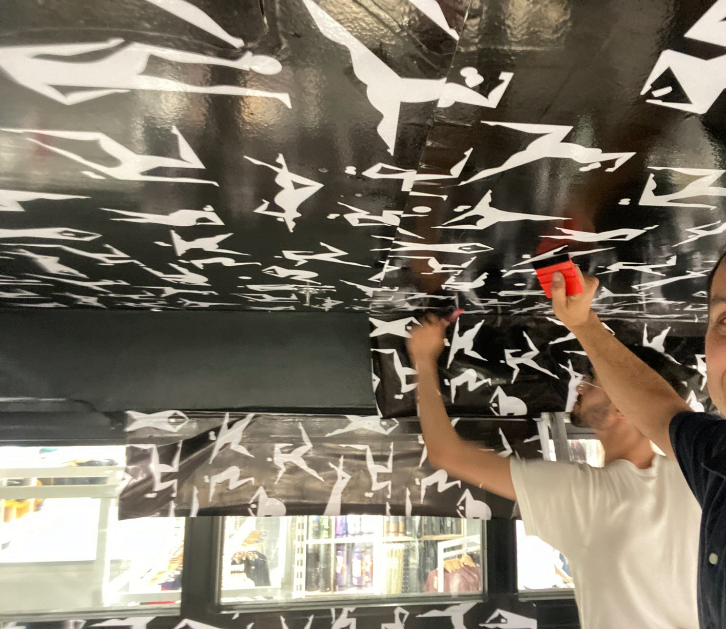 Décoration murs et escalators du magasin Intersport pour les jeux olympiques image 8