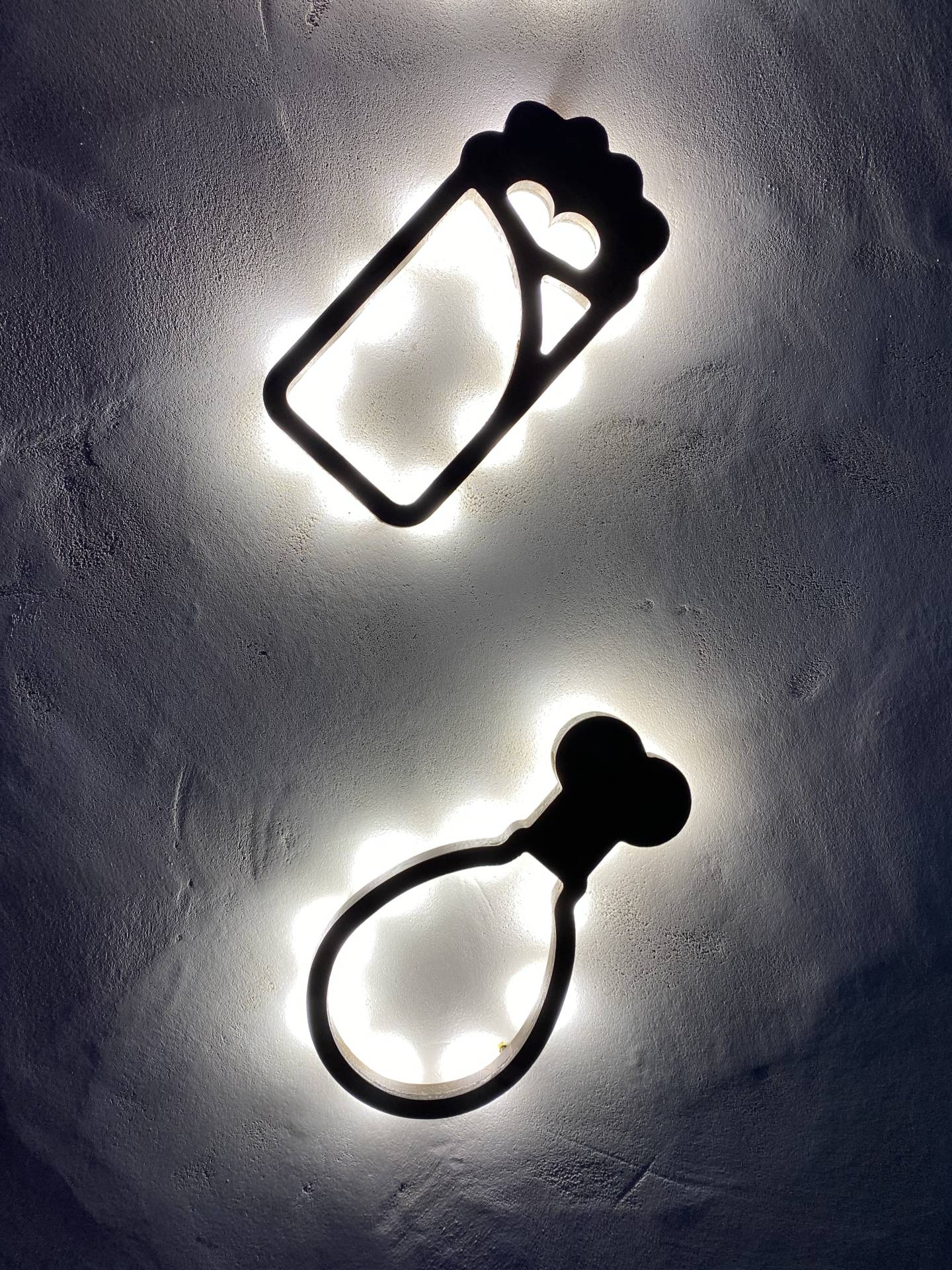 Pictogrammes en bois traité, rétro-éclairé leds image 2