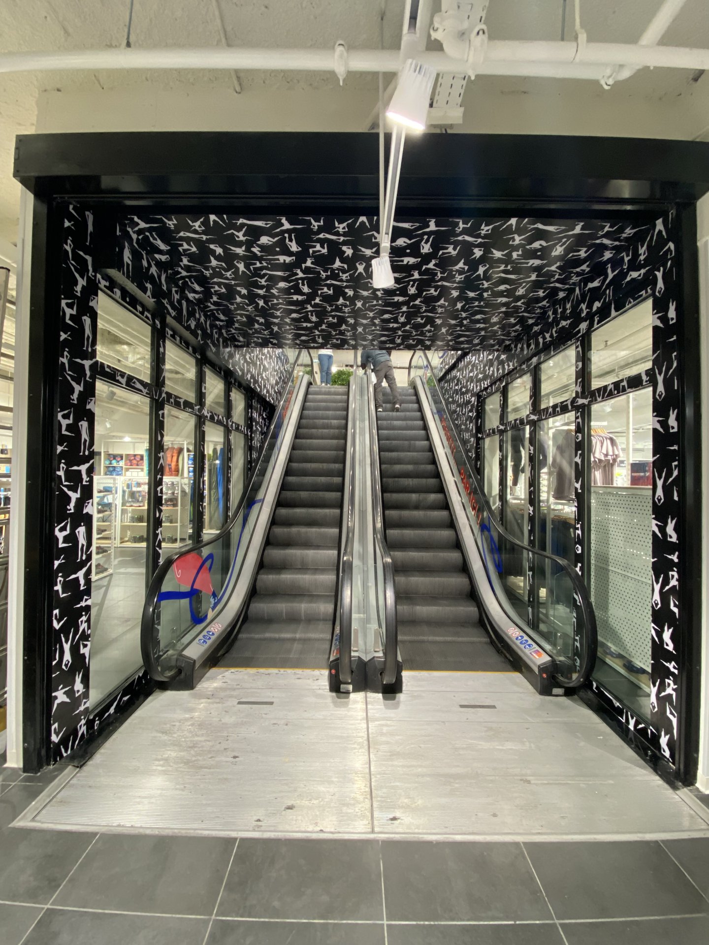 Décoration de murs et Escalators
