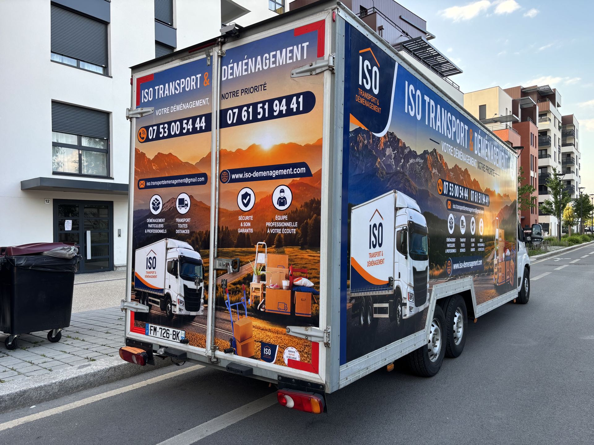 Publicité sur un camion image 2