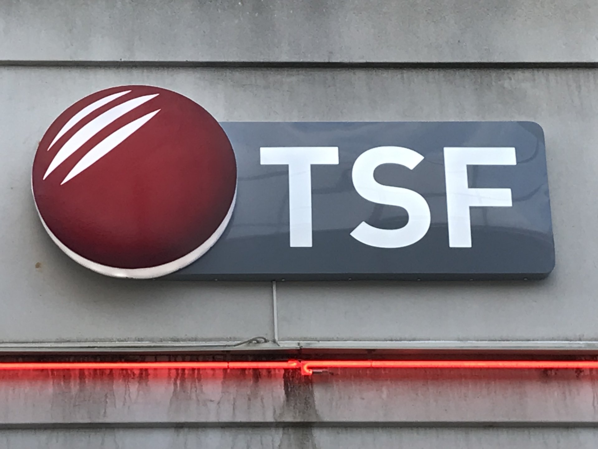 Enseigne logo TSF image 1