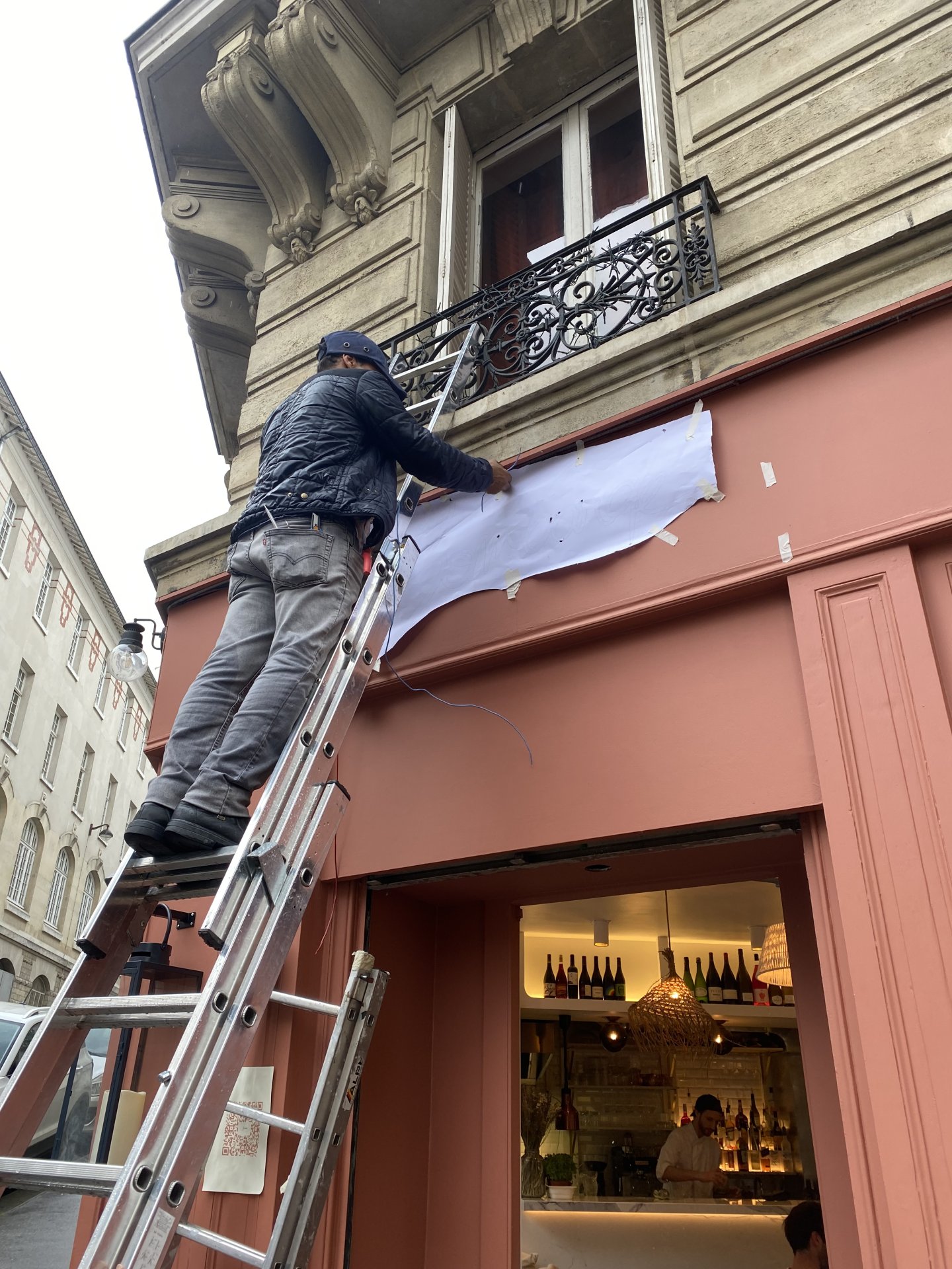 Enseigne en laiton rétro-éclairées leds image 5