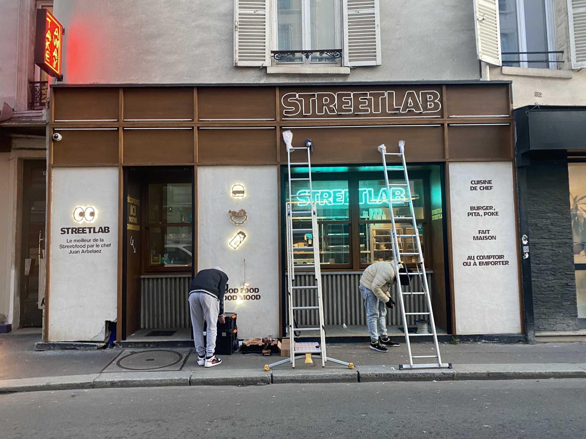 Enseignes néons int/ext pour un restaurant image 8