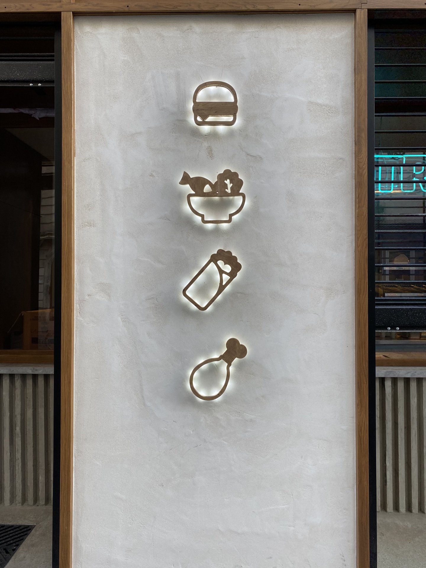 Pictogrammes en bois traité, rétro-éclairé leds image 6