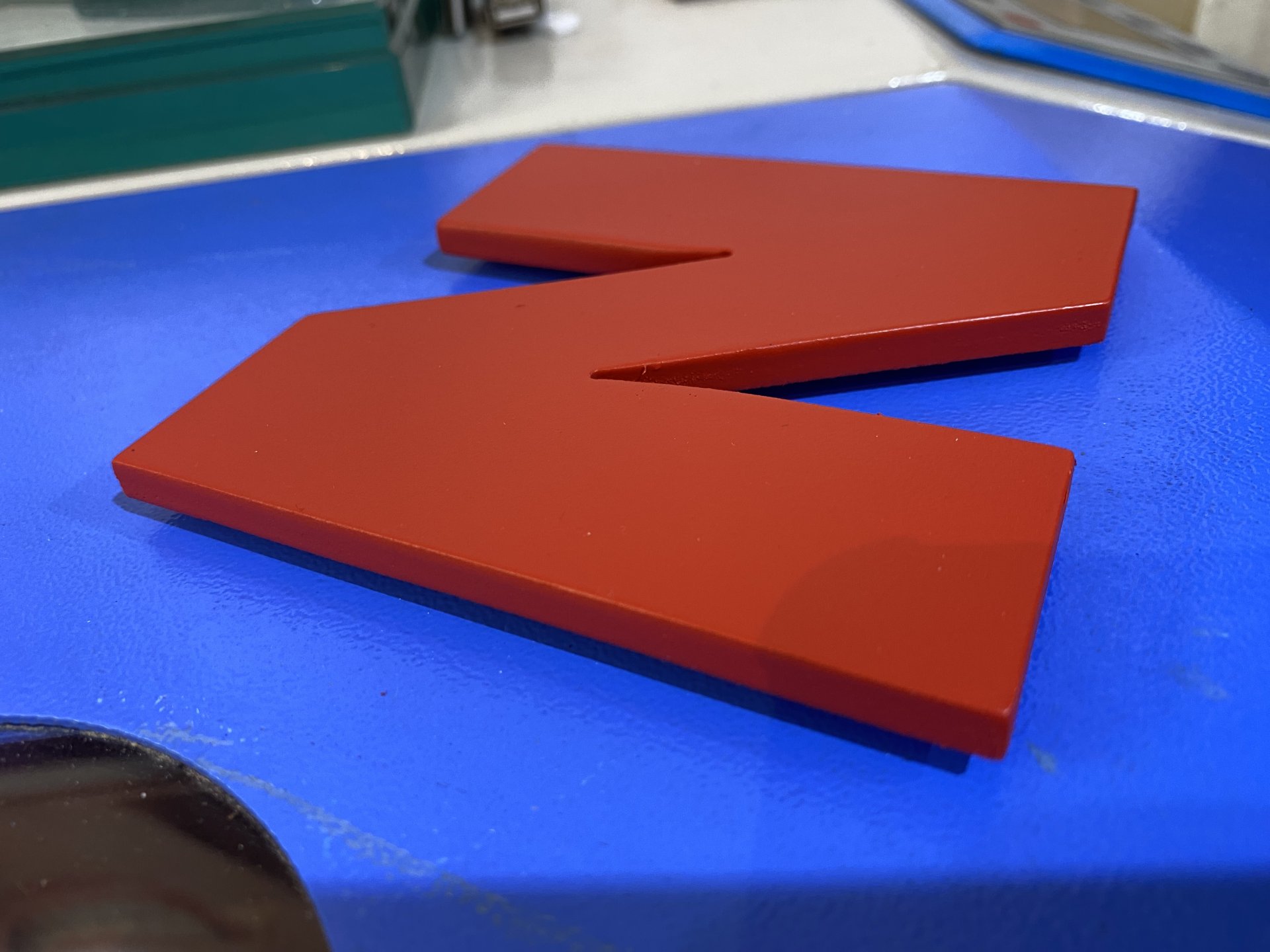 Logo MARNI en plexiglas peint image 7