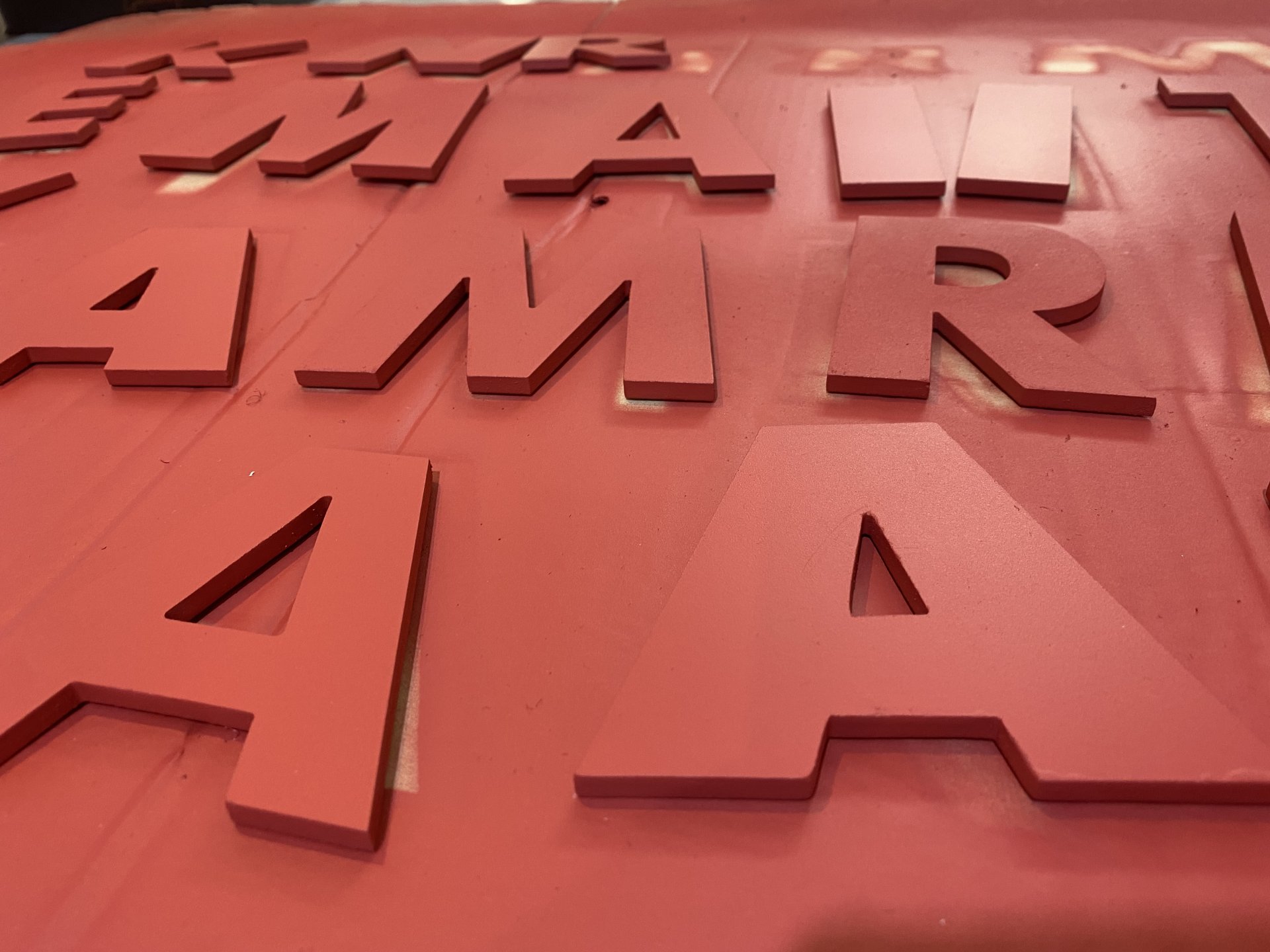 Logo MARNI en plexiglas peint image 5