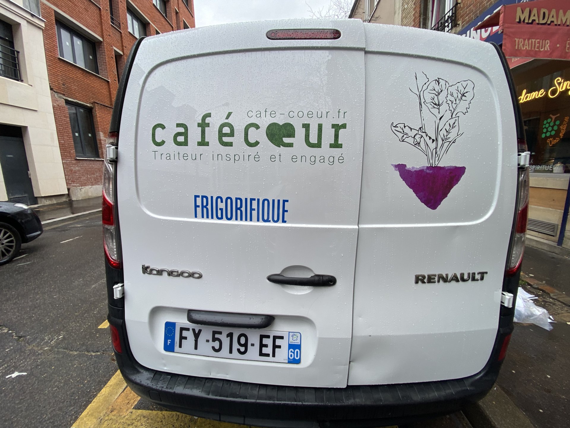 Publicité sur une camionnette restaurant image 2